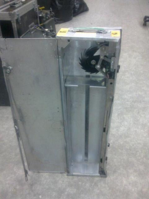 12-kradez-stritez-Kazeta poskozena.jpg